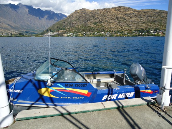 DSC02057 The little boat